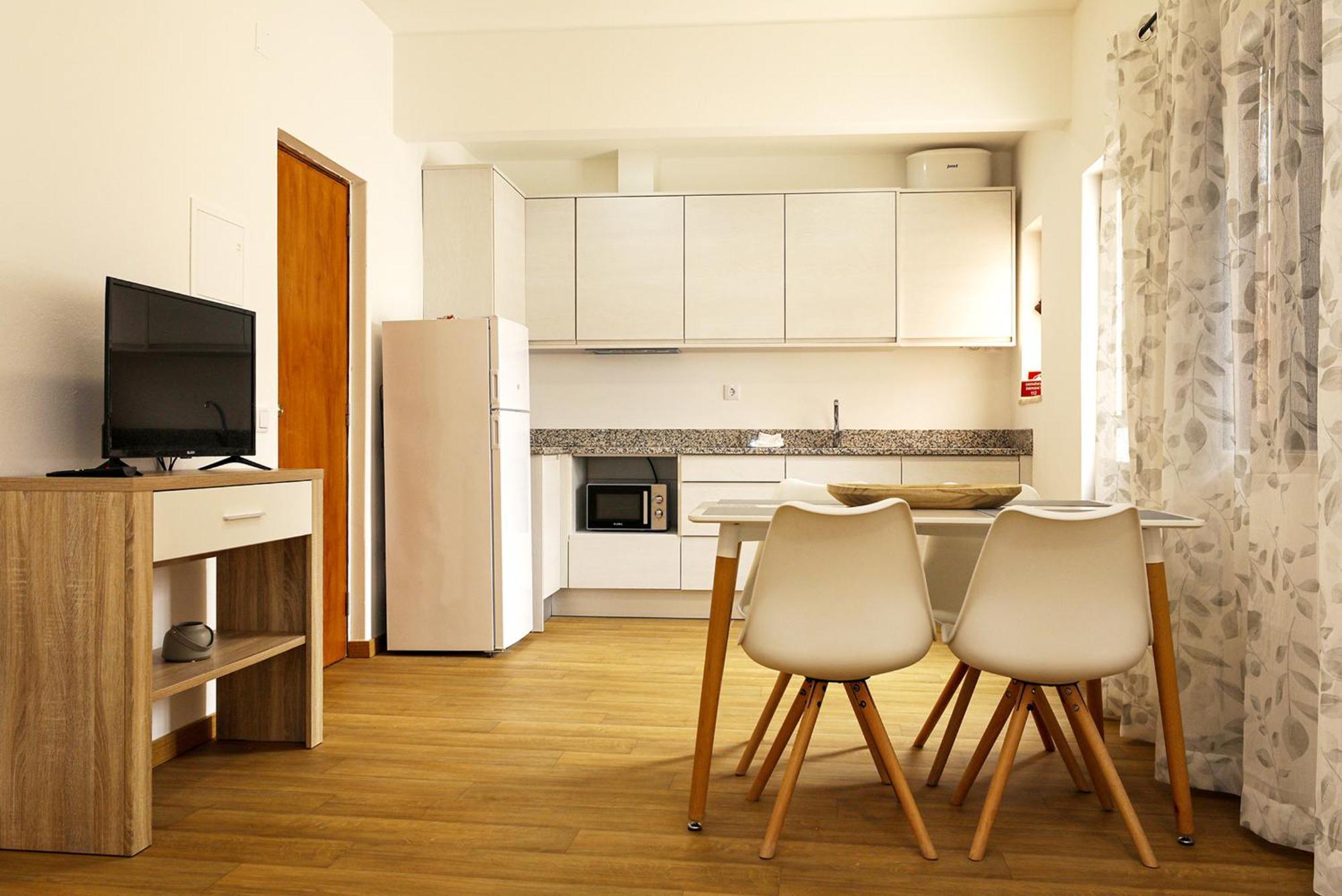 B87 - Windmill 2 Bed Apartment In Odiaxere Exterior photo